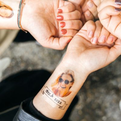 Lot de 4 tatouages personnalisés avec visage et bannière Lot de 4 tatouages personnalisés avec visage et bannière