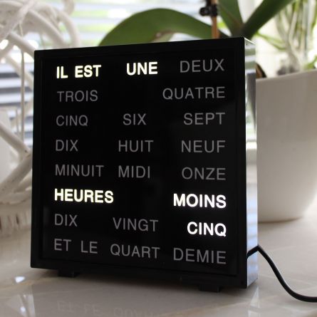 Horloges à mots LED