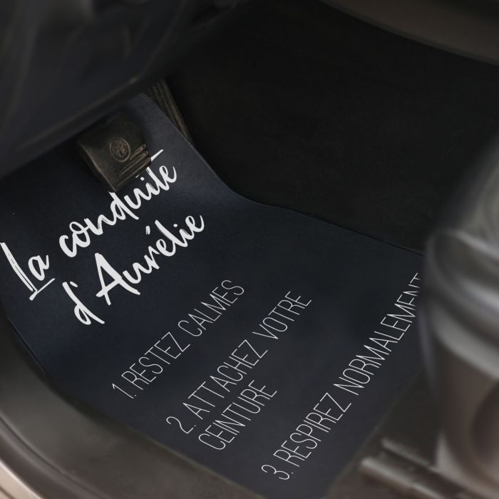 Tapis voiture personnalisé avec 5 lignes main product photo