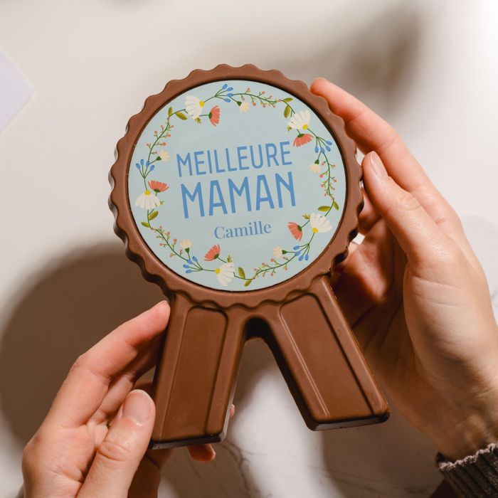 Médaille en chocolat personnalisée avec fleurs et texte