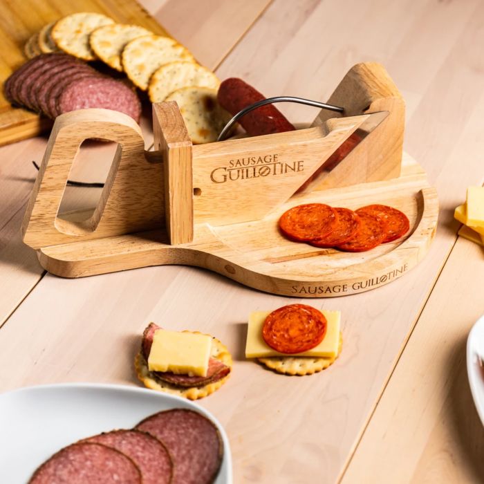 Idée cadeau : la guillotine à saucisson