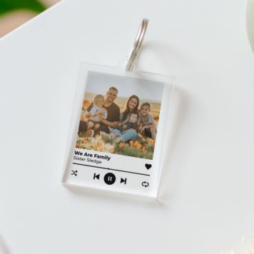 Porte-clés personnalisé en acrylique avec photo et chanson