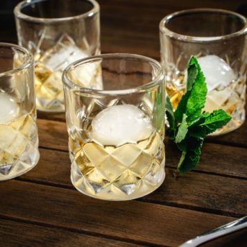 Set de verres à shot avec glaçons ronds