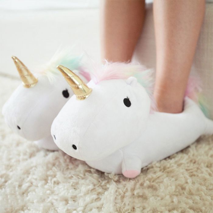 Cadeau de Noël Femme : les chaussons licorne lumineux Cadeau de Noël Femme : les chaussons licorne lumineux