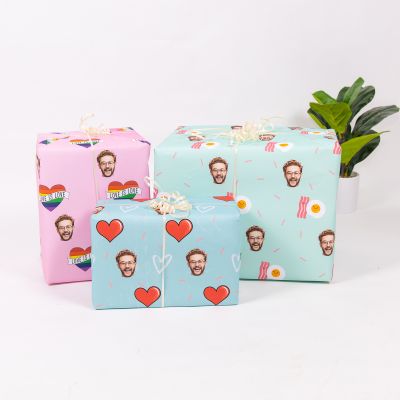 Papier cadeau multivisages avec différents motifs thème amour Papier cadeau multivisages avec différents motifs thème amour